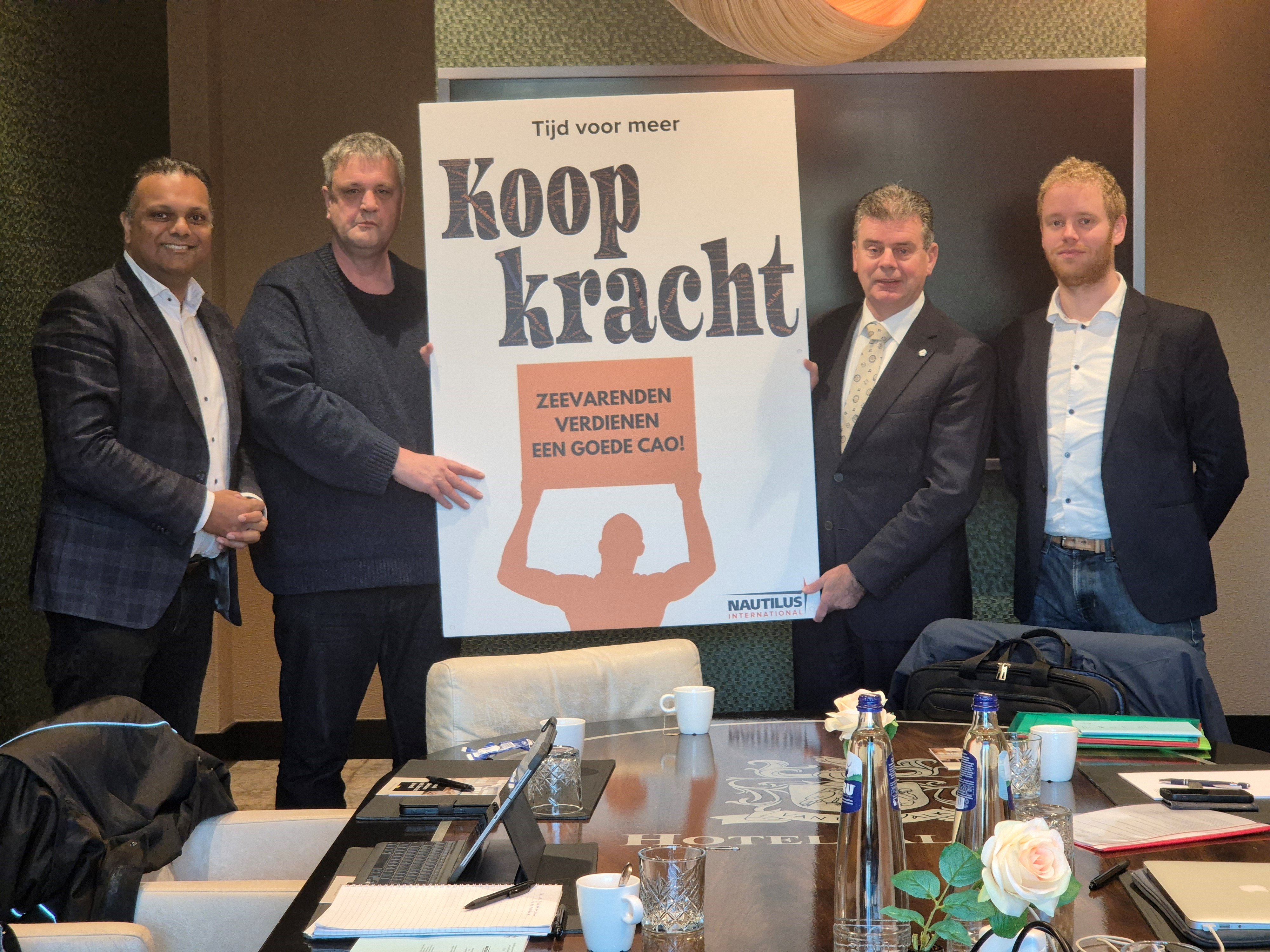 petitie overhandiging Image:petitie overhandiging