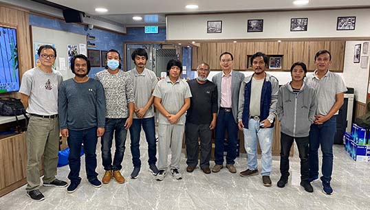 Rescued crew with Merchant Navy Officers’ Guild Hong Kong (MNOG-HK) staff. Image: MNOG-HK Image:Rescued crew with Merchant Navy Officers’ Guild Hong Kong (MNOG-HK) staff. Image: MNOG-HK