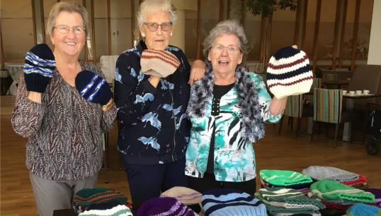 dutch_charity_pic_5_knitting_ladies_web.jpg dutch_charity_pic_5_knitting_ladies_web.jpg
