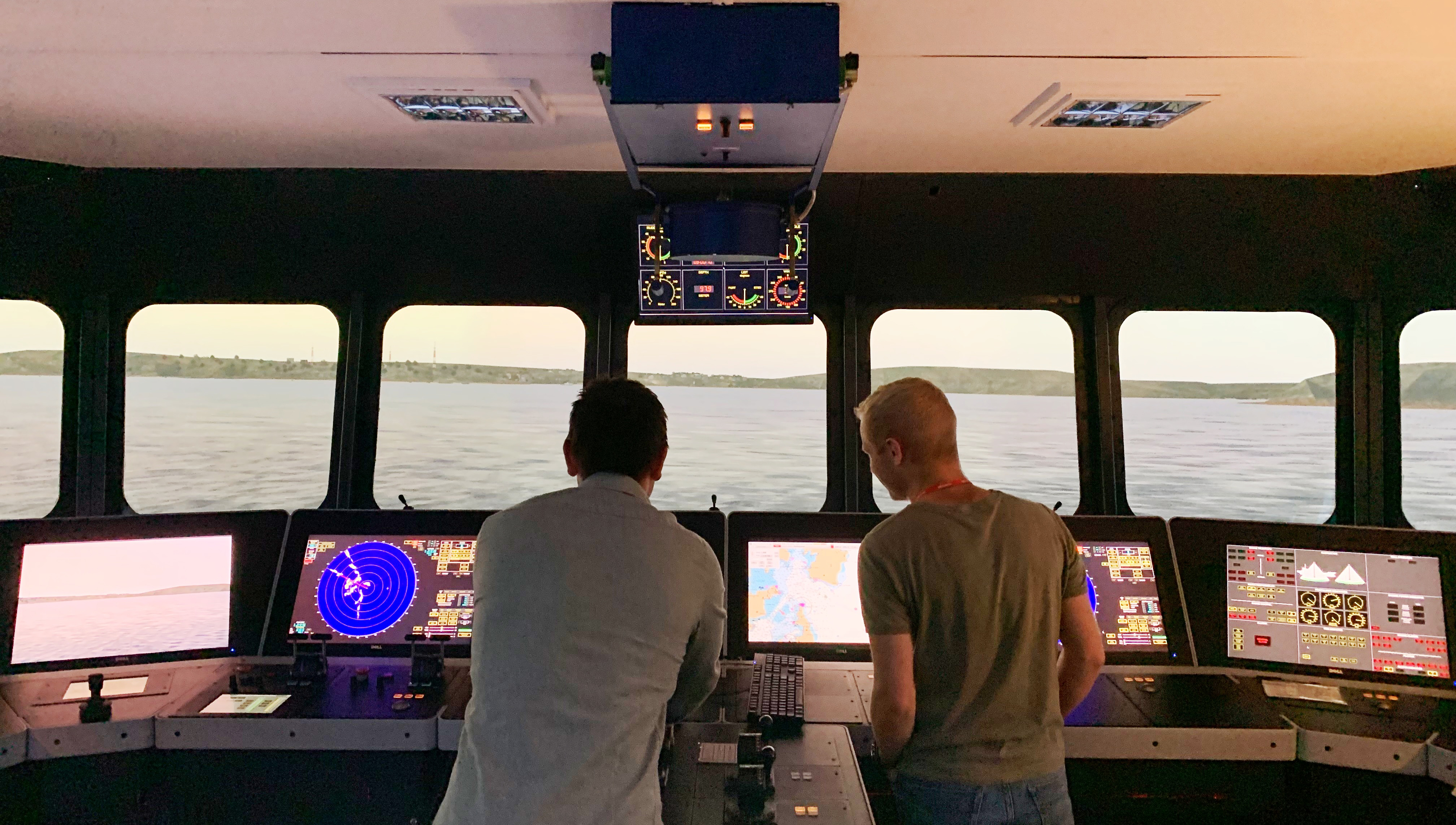 Bridge simulation in action at the West Nautical Command and Control course. Image:Bridge simulation in action at the West Nautical Command and Control course.