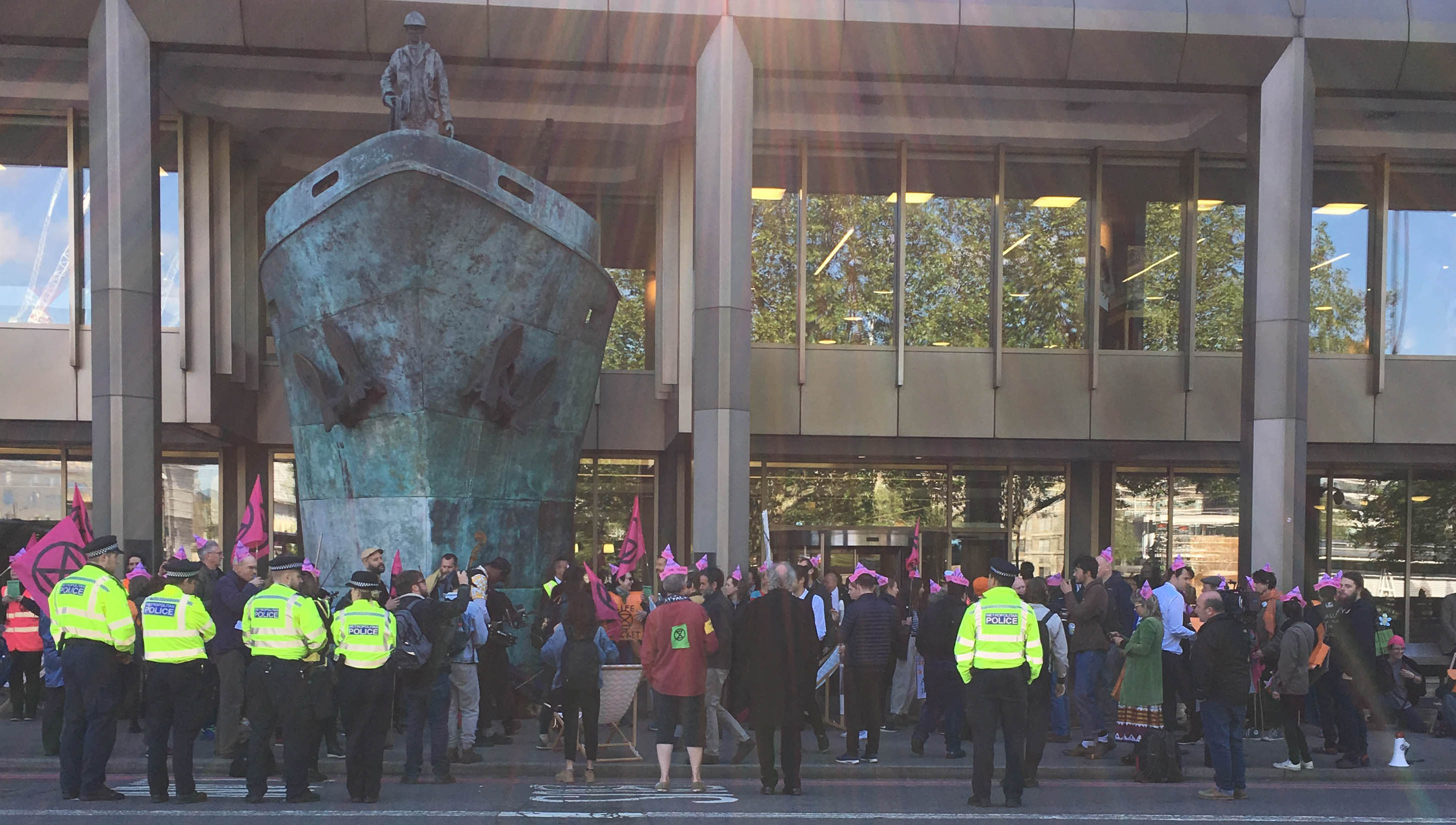 Extinction Rebellion climate change protesters outside IMO HQ in London on Monday 13 May 2019. Image:Extinction Rebellion climate change protesters outside IMO HQ in London on Monday 13 May 2019.