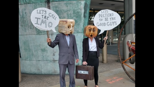 Protestors from Ocean Rebellion outside the IMO during London International Shipping Week. Image: Nautilus International Image:Protestors from Ocean Rebellion outside the IMO during London International Shipping Week. Image: Nautilus International