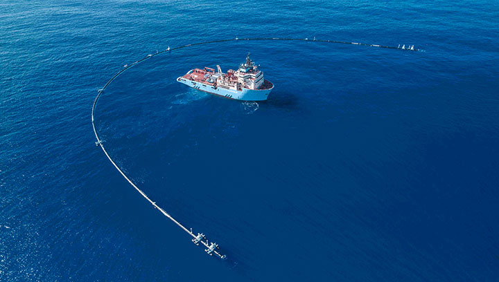 Trials of the Ocean Cleanup system in September 2018 Image:Trials of the Ocean Cleanup system in September 2018