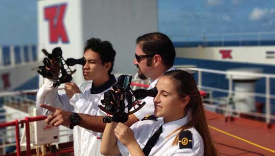 Teekay officers aboard the Hispania Spirit. Image: Asociación de Navieros Españoles – ANAVE/ ICS flickr
Image:Teekay officers aboard the Hispania Spirit. Image: Asociación de Navieros Españoles – ANAVE/ ICS flickr