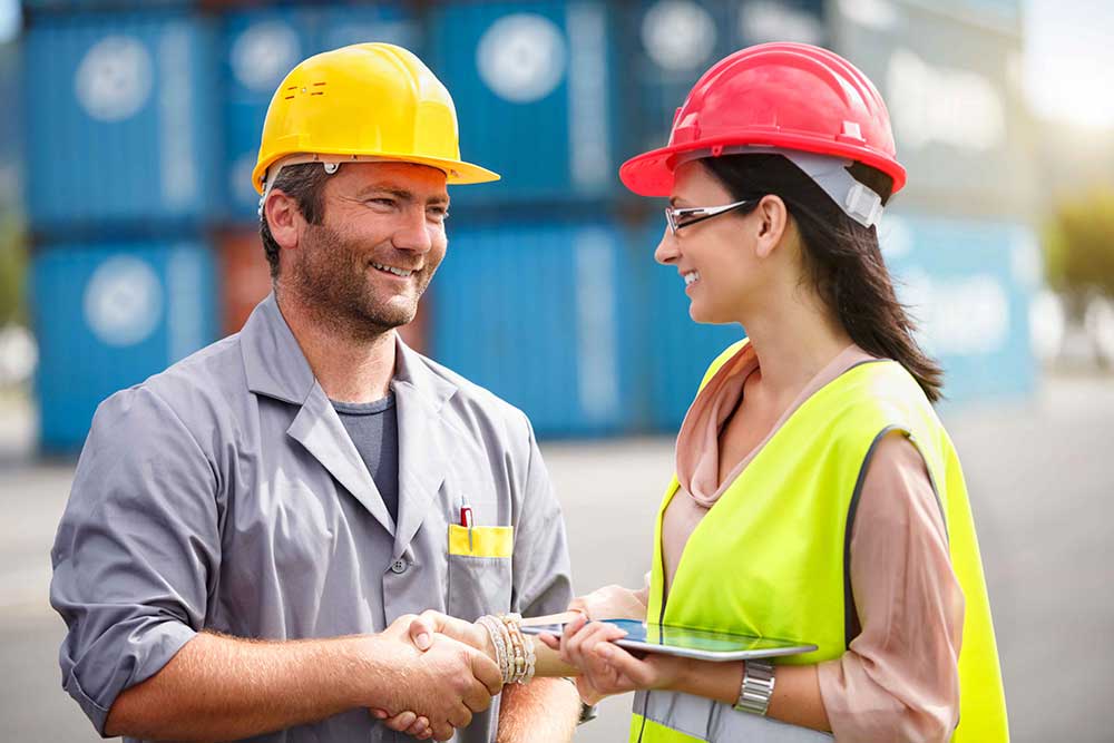 dock_woker_ship_inspector_getty_images_web_insert.jpg dock_woker_ship_inspector_getty_images_web_insert.jpg