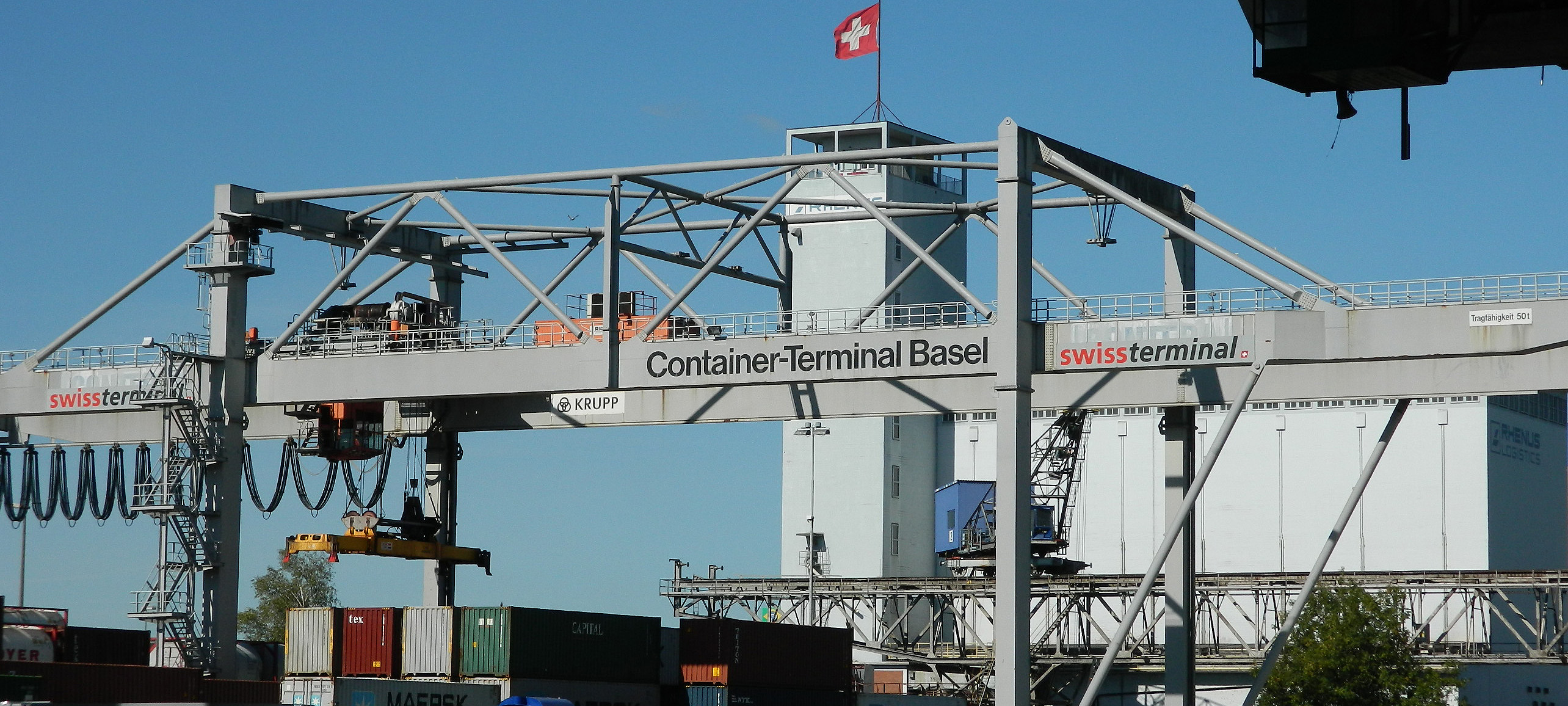 Container-terminal Basel Hafen: «Teile der Öffentlichkeit nehmen oft erstaunt zur Kenntnis, dass die Schweiz überhaupt über Schiffe unter Schweizer Flagge oder Seefahrende verfüge», sagt Holger Schatz. Image:Container-terminal Basel Hafen: «Teile der Öffentlichkeit nehmen oft erstaunt zur Kenntnis, dass die Schweiz überhaupt über Schiffe unter Schweizer Flagge oder Seefahrende verfüge», sagt Holger Schatz.
