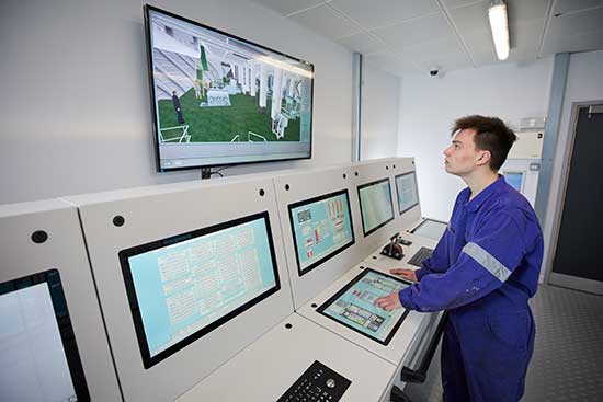 engine_room_simulator_web_insert.jpg engine_room_simulator_web_insert.jpg