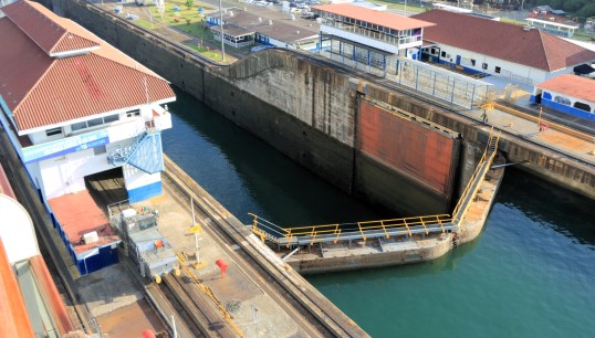 The design of the Panama Canal's original locks, like this one with its electric 'mule', ensured that tug captains were not constantly on call. New locks in use since 2016 have caused a spike in fatigue. Image: Paul Harrison / Wikimedia Commons Image:The design of the Panama Canal's original locks, like this one with its electric 'mule', ensured that tug captains were not constantly on call. New locks in use since 2016 have caused a spike in fatigue. Image: Paul Harrison / Wikimedia Commons