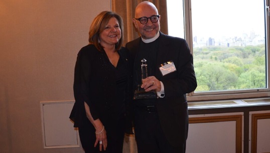 MM&P official Randi Ciszewski being presented with her award. Image: MM&P Image:MM&P official Randi Ciszewski being presented with her award. Image: MM&P