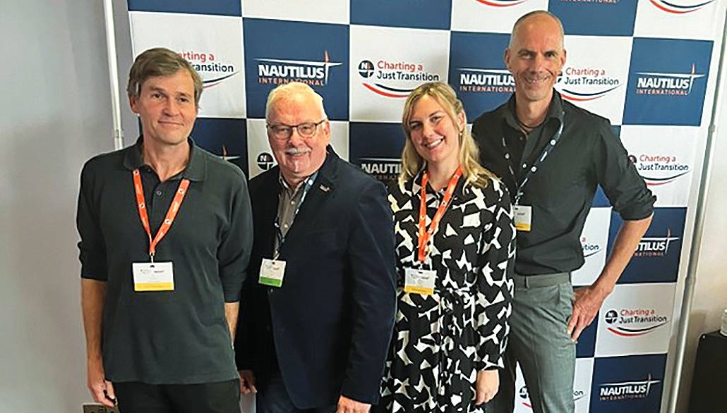 Eine Bilder von unserem Team. Sie entstanden während der Nautilus Generalversammlung in Liverpool diesen Oktober 2023. Zusätzlich zum regulären Staff, Piet Dörflinger (ganz links), Alessandra Ramtour (zweite von rechts) sowie Holger Schatz (ganz rechts) ist auch Harald Ludwig zu sehen, der uns begleitete. Foto: Nautilus International Image:Eine Bilder von unserem Team. Sie entstanden während der Nautilus Generalversammlung in Liverpool diesen Oktober 2023. Zusätzlich zum regulären Staff, Piet Dörflinger (ganz links), Alessandra Ramtour (zweite von rechts) sowie Holger Schatz (ganz rechts) ist auch Harald Ludwig zu sehen, der uns begleitete. Foto: Nautilus International