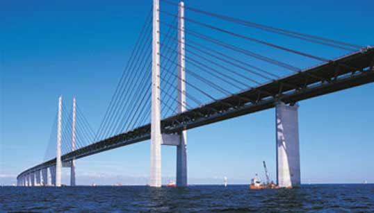 The bridge over Øresund between Denmark and Sweden. Image: Wikimedia Commons Image:The bridge over Øresund between Denmark and Sweden. Image: Wikimedia Commons