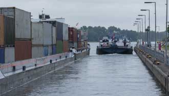 Lock closures at night on the upper Rhine have been agreed. Image: CCNR Image:Lock closures at night on the upper Rhine have been agreed. Image: CCNR