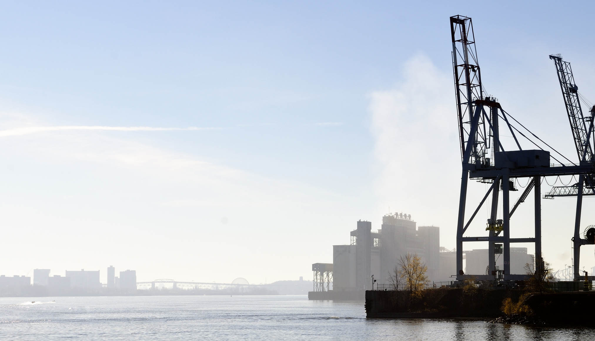 Port of Montreal: global union federation called on on Transport Canada and the port to ensure that lashing is done by qualified dockers. Image:Port of Montreal: global union federation called on on Transport Canada and the port to ensure that lashing is done by qualified dockers.