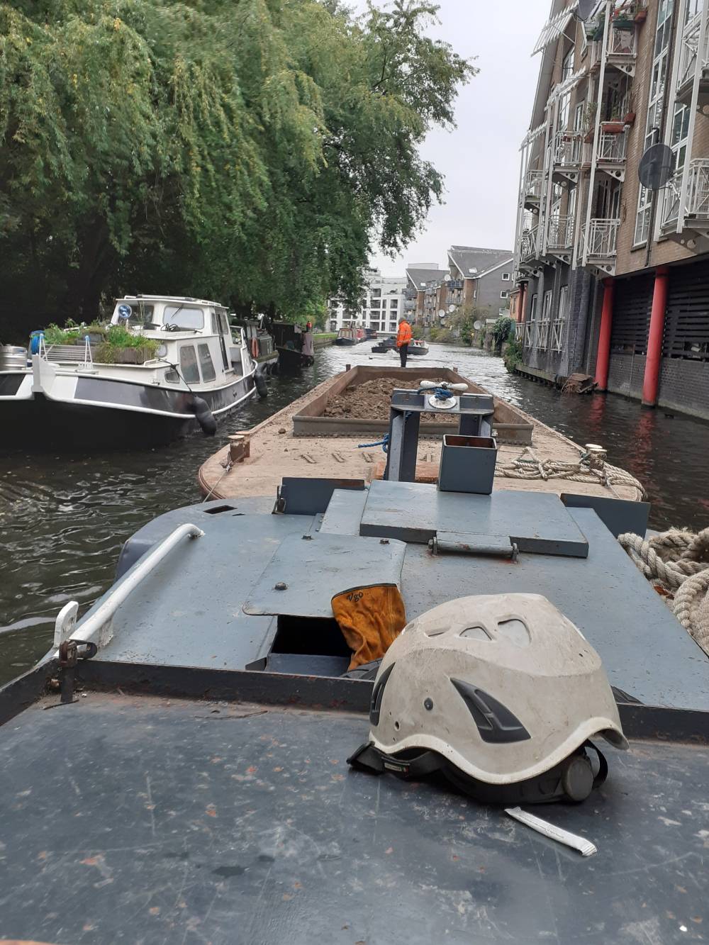 loaded_hopper_inland_waterways_rory_maclean_20211018_150103_webinsert.jpg