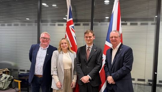 Image:Nautilus general secretary Mark Dickinson (far right) at a roundtable meeting with new maritime minister Keir Mather (second from right) on 3 December 2025. The others from left include RMT national secretary Darren Procter and TUC director of organising Sian Elliott.
Image: Nautilus International

