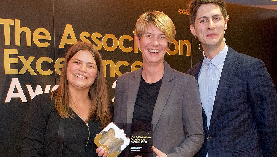 Nautilus head of strategy, Debbie Cavaldoro (middle) being presented with the award at the Association Excellence awards event. Image:Nautilus head of strategy, Debbie Cavaldoro (middle) being presented with the award at the Association Excellence awards event.