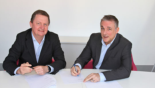 Nautilus general secretary Mark Dickinson with Tapiit chief executive and founder Richard Turner Image:Nautilus general secretary Mark Dickinson with Tapiit chief executive and founder Richard Turner