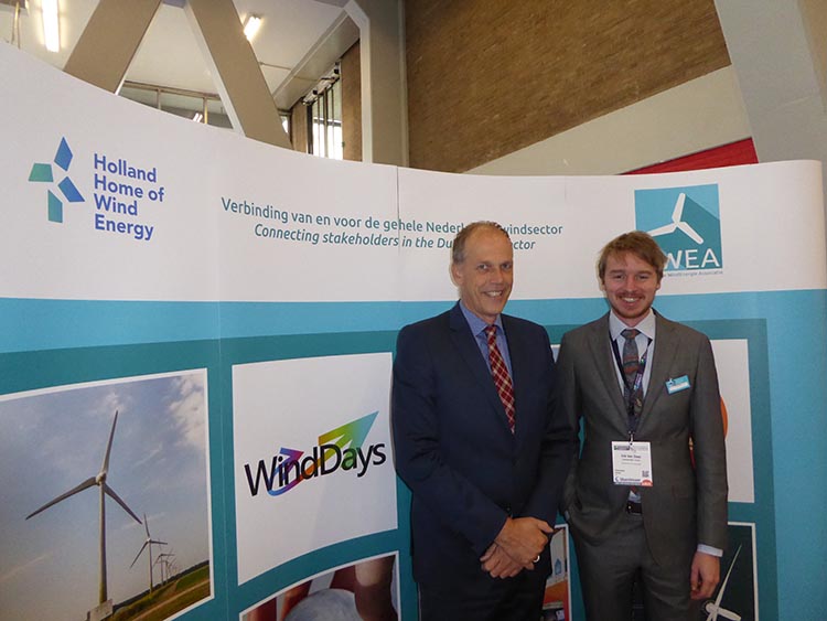 NWEA voorzitter Hans Timmers (links) en communicatieman Erik van Diest voor de NWEA stand. Image:NWEA voorzitter Hans Timmers (links) en communicatieman Erik van Diest voor de NWEA stand.