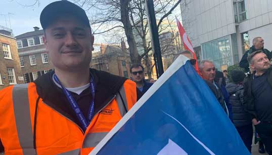 Nautilus director of organising Martyn Gray during a P&O Ferries protest outside DP World in London in March 2022. Image: Nautilus International Image:Nautilus director of organising Martyn Gray during a P&O Ferries protest outside DP World in London in March 2022. Image: Nautilus International