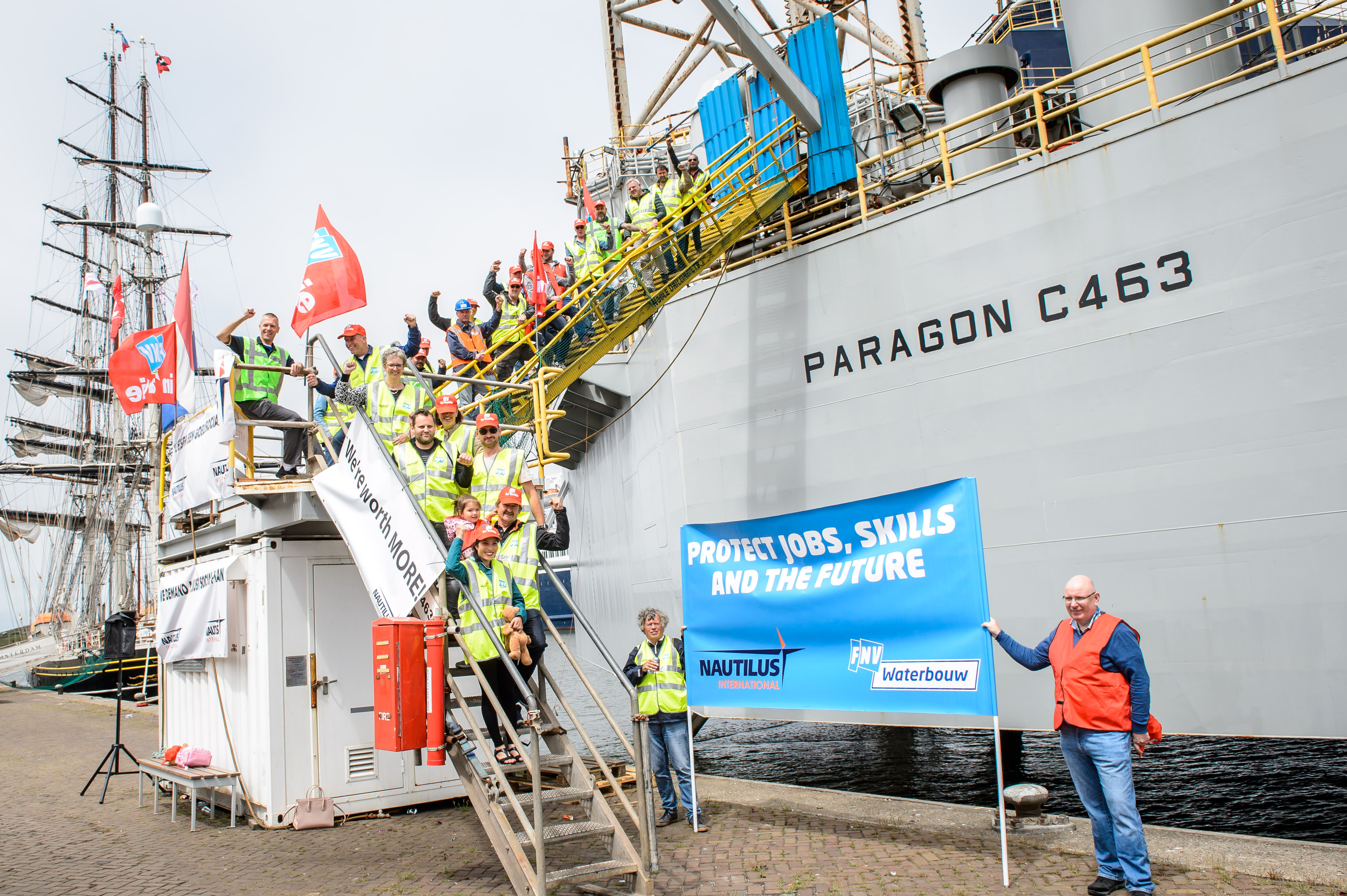 Protestactie Paragon personeel in IJmuiden Image:Protestactie Paragon personeel in IJmuiden