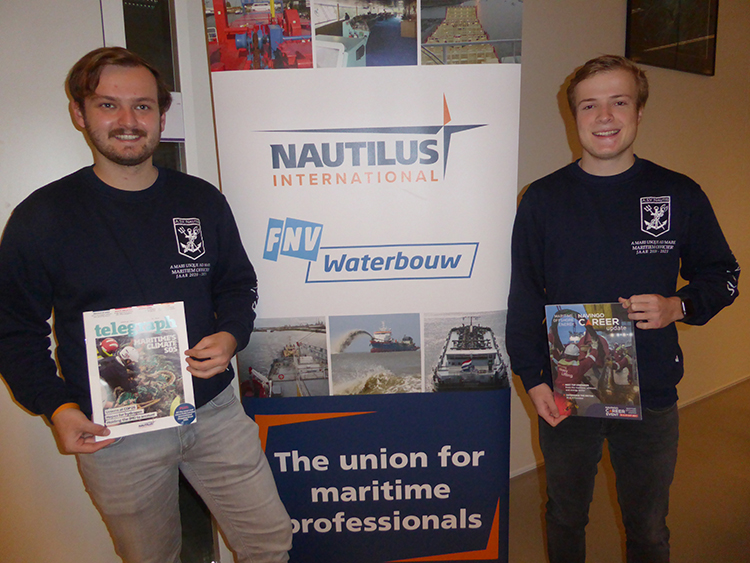 Twee ASV Nautis bestuurders (ook lid van Nautilus) kwamen ook even buurten. Image:Twee ASV Nautis bestuurders (ook lid van Nautilus) kwamen ook even buurten.