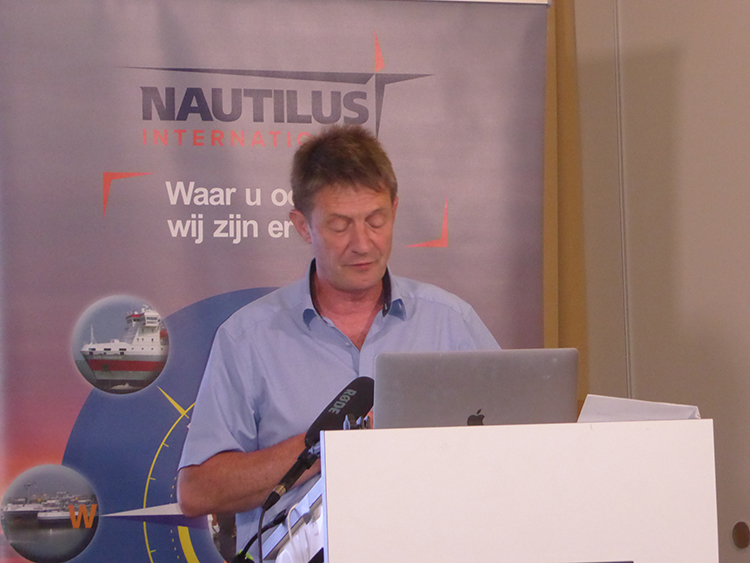 Nautilus voorzitter Marcel van den Broek aan het woord Image:Nautilus voorzitter Marcel van den Broek aan het woord