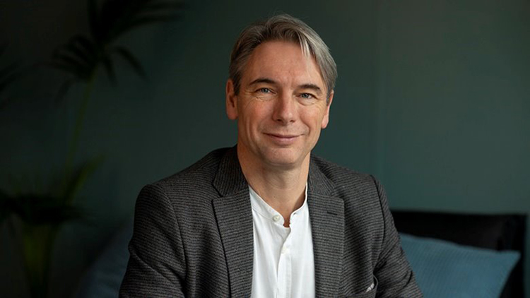 Tuur Elzinga, voorzitter FNV Image:Tuur Elzinga, voorzitter FNV