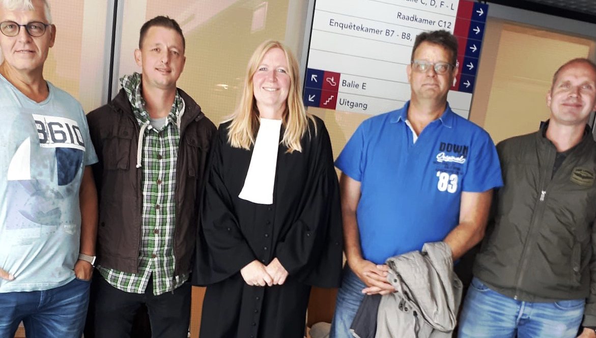 Nautilus/FNV lawyer Mieke den Hollander (middle) with some of FNV Waterbouw members, in front of the courthouse in The Hague. Image:Nautilus/FNV lawyer Mieke den Hollander (middle) with some of FNV Waterbouw members, in front of the courthouse in The Hague.