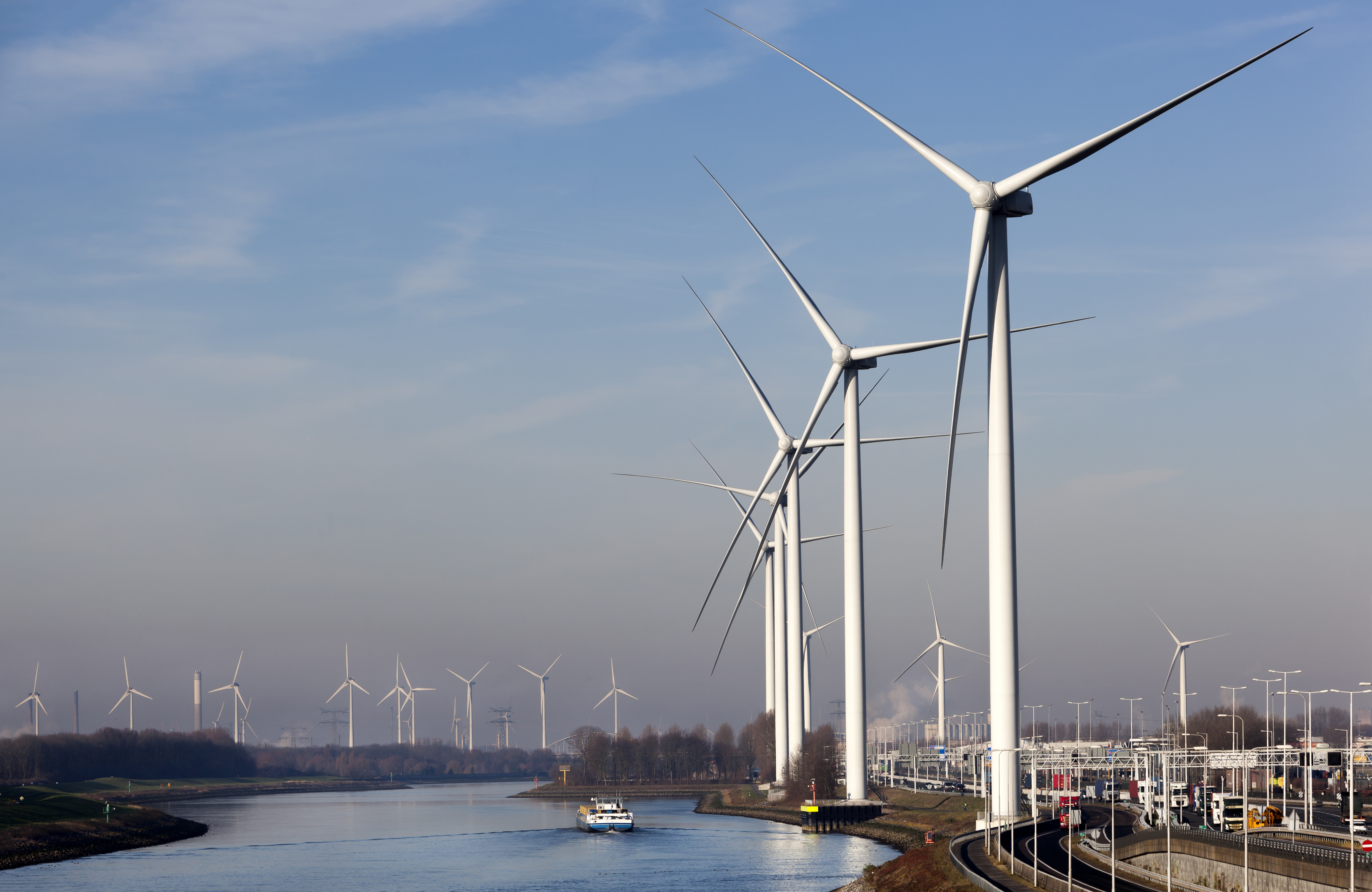 Windturbines in Rotterdam Image:Windturbines in Rotterdam