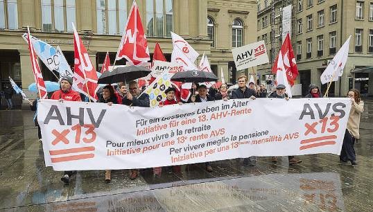 Grosser Erfolg bei der Volksabstimmung. Damit also ein Grossteil der Nautilus-Mitglieder in der Binnenschifffahrt! Foto: Yoshiko Kusano/ SGB Image:Grosser Erfolg bei der Volksabstimmung. Damit also ein Grossteil der Nautilus-Mitglieder in der Binnenschifffahrt! Foto: Yoshiko Kusano/ SGB