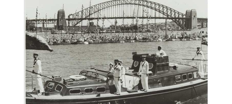In the early years of her reign, Queen Elizabeth II arrives for a 1954 visit to Australia at Farm Cove, Sydney. Image: Wikimedia Commons Image:In the early years of her reign, Queen Elizabeth II arrives for a 1954 visit to Australia at Farm Cove, Sydney. Image: Wikimedia Commons