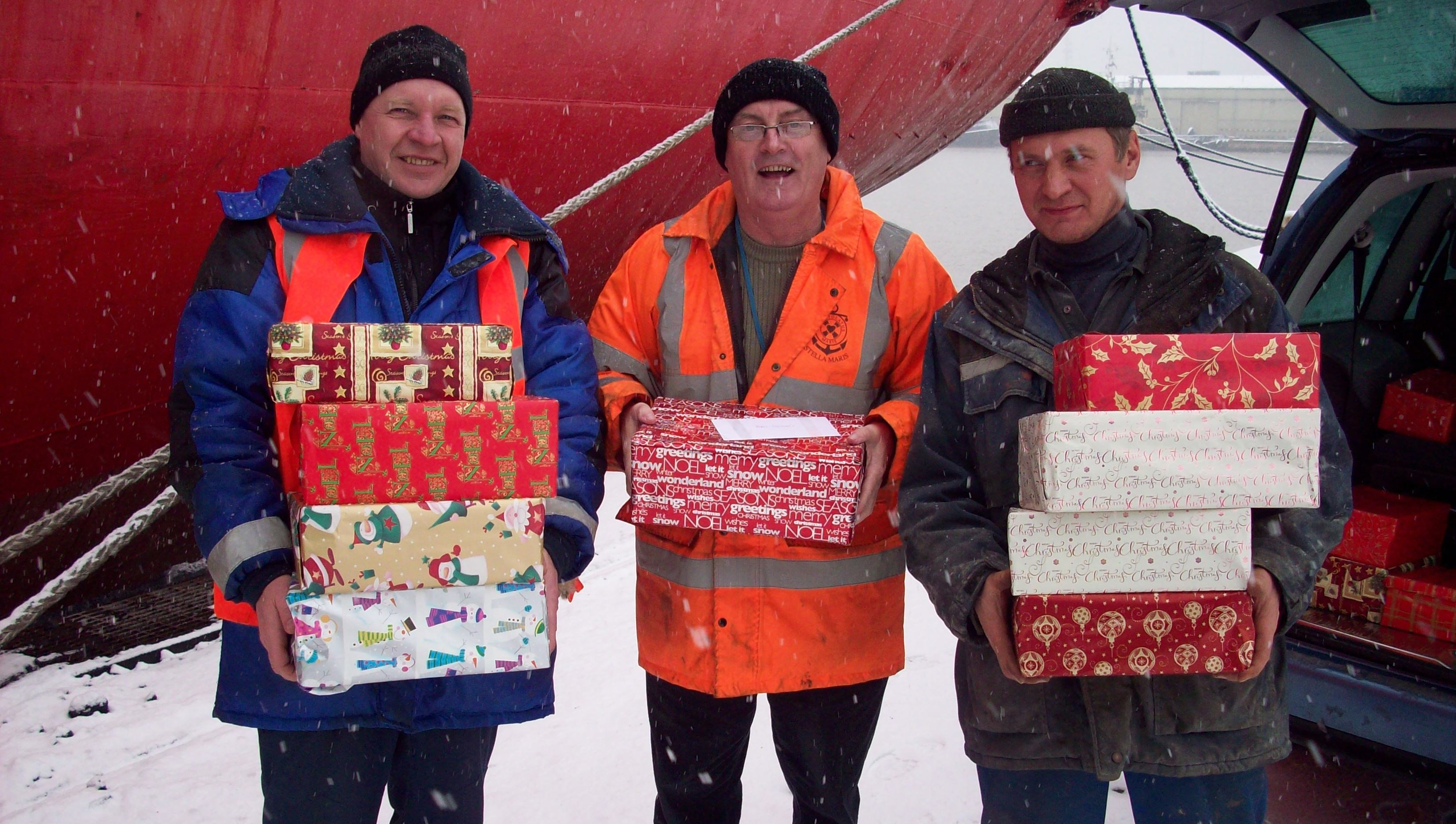 Apostleship of the Sea volunteers deliver Christmas shoe boxes to seafarers containing gifts such as woolly hats, chocolate and toiletries Image:Apostleship of the Sea volunteers deliver Christmas shoe boxes to seafarers containing gifts such as woolly hats, chocolate and toiletries