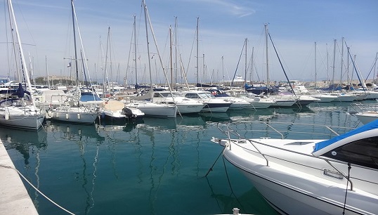 The Maritime Prefecture of the Mediterranean has banned yachts of 20m or 24m from anchoring on areas across the French coast containing Posidonia, a protected species of seagrass. Image: Wikimedia Commons Image:The Maritime Prefecture of the Mediterranean has banned yachts of 20m or 24m from anchoring on areas across the French coast containing Posidonia, a protected species of seagrass. Image: Wikimedia Commons